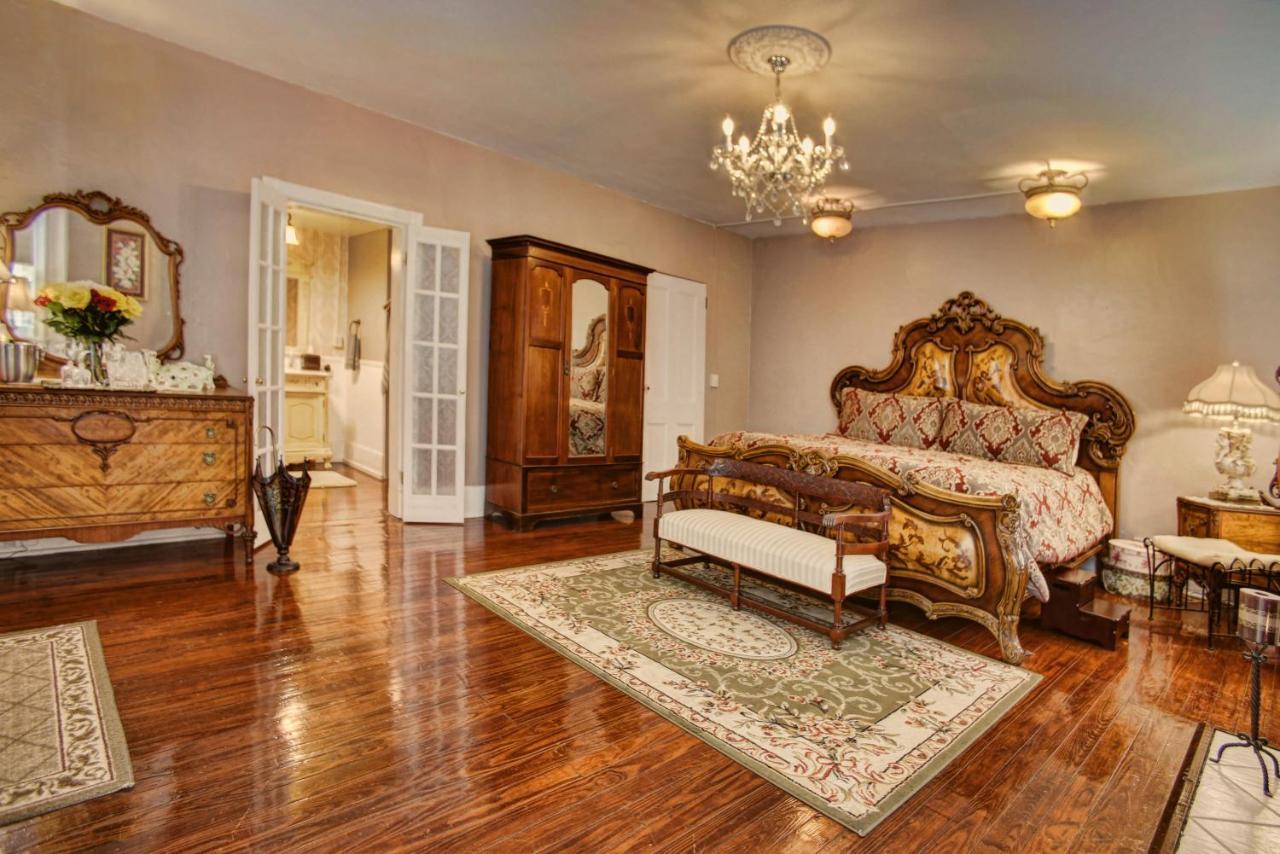Mcmillan Inn Саванна Экстерьер фото
