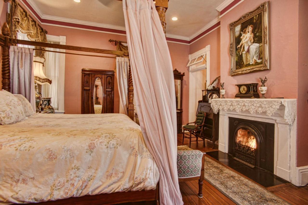 Mcmillan Inn Саванна Экстерьер фото