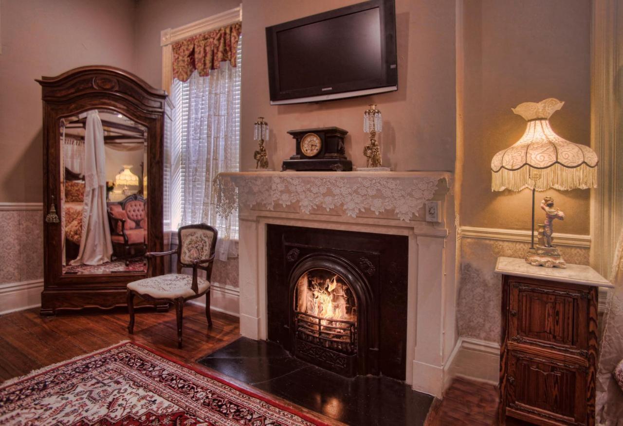 Mcmillan Inn Саванна Экстерьер фото