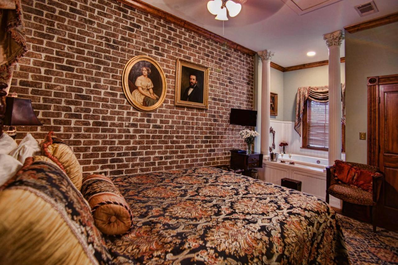 Mcmillan Inn Саванна Экстерьер фото