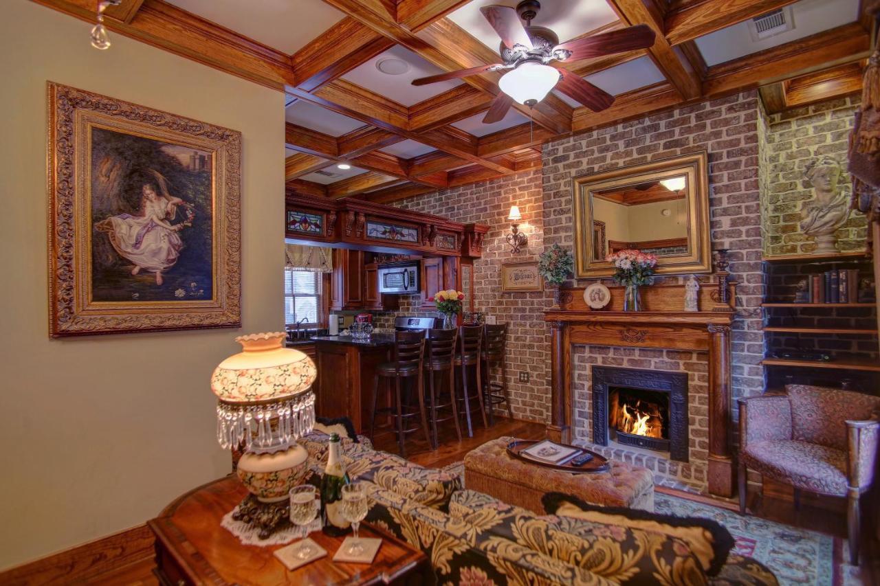 Mcmillan Inn Саванна Экстерьер фото