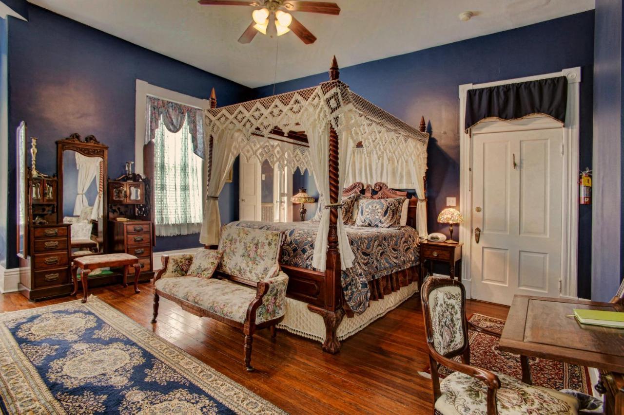 Mcmillan Inn Саванна Экстерьер фото