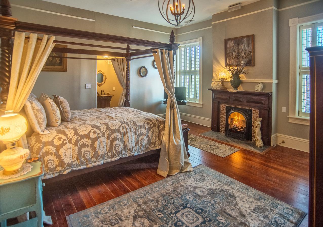 Mcmillan Inn Саванна Экстерьер фото