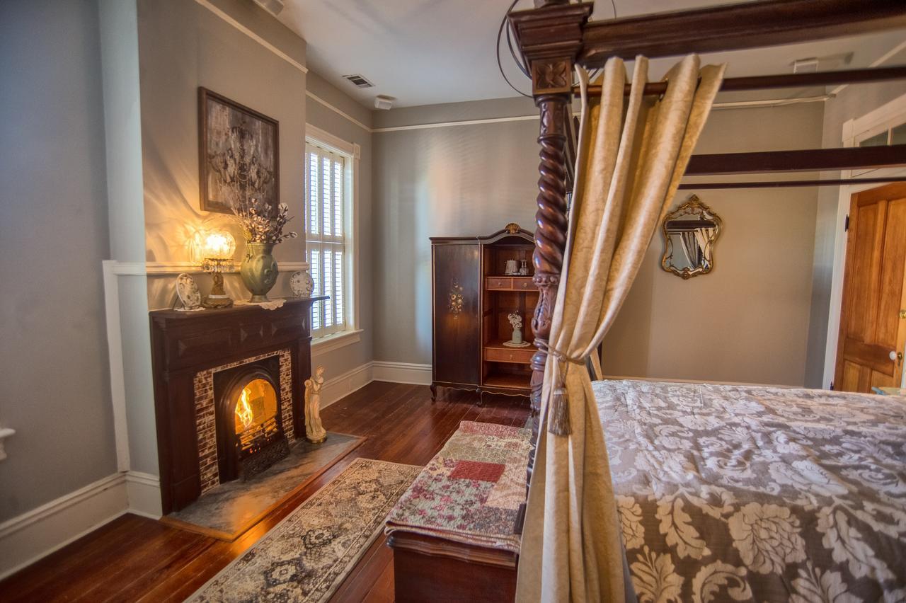 Mcmillan Inn Саванна Экстерьер фото